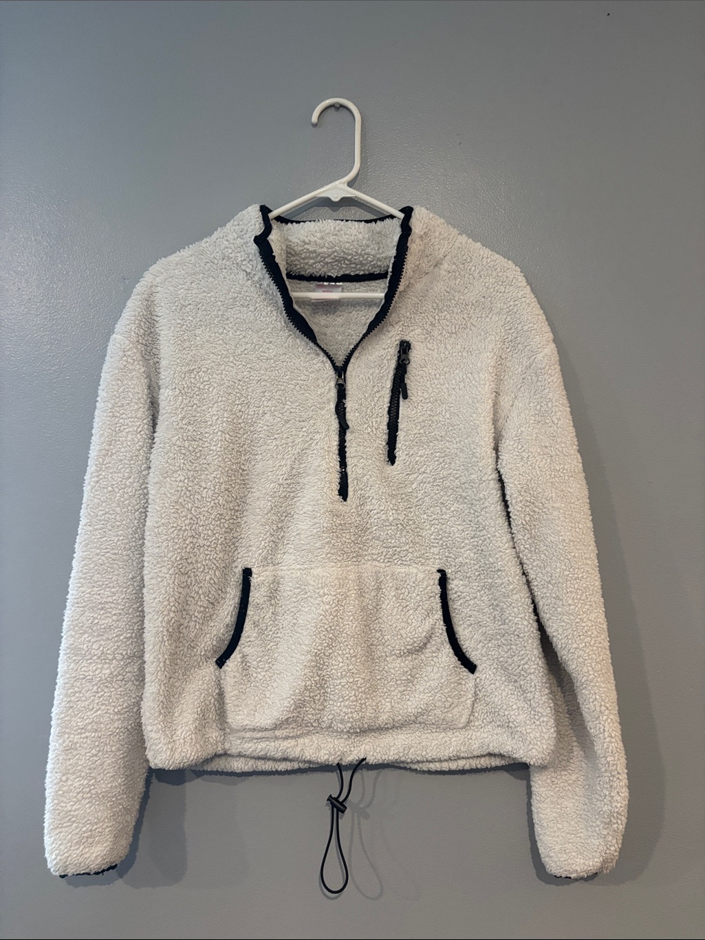 No Boundaries Cream Sherpa Fleece Pullover With Black Trim